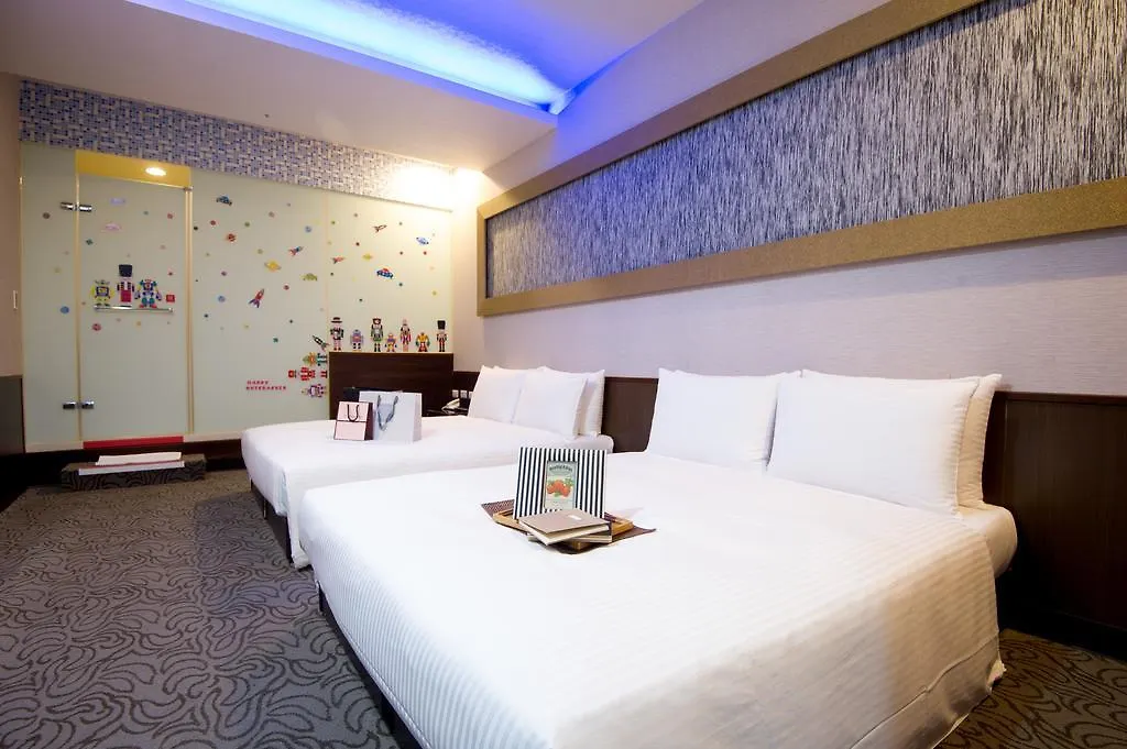 Starry Night Hotel-1