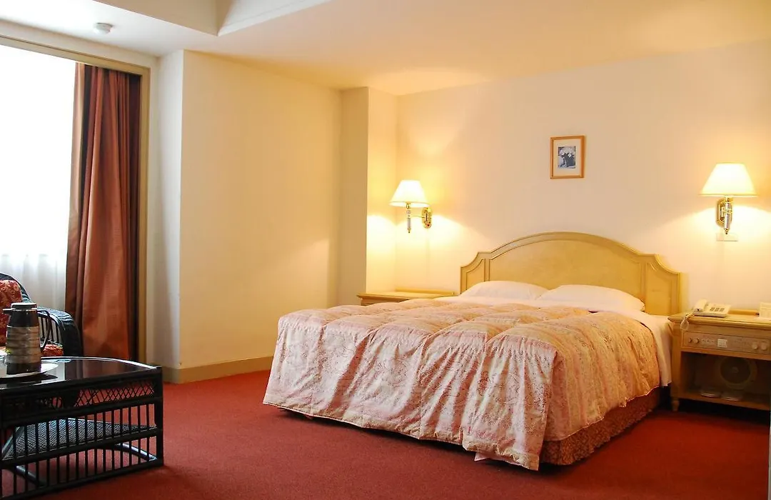 Hotel Flowers-1