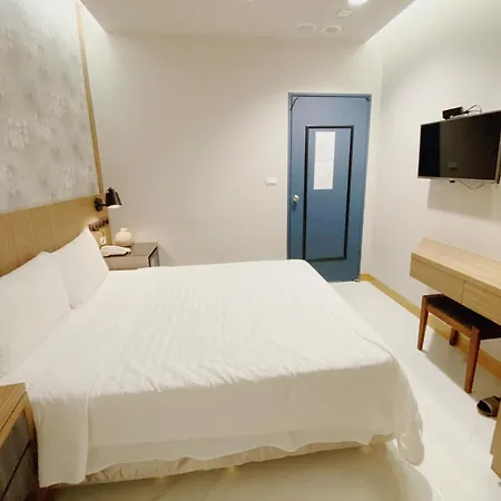 H Hotel-2