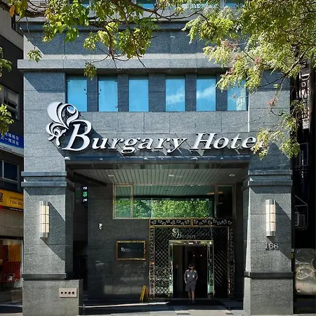 Burgary Hotel-3