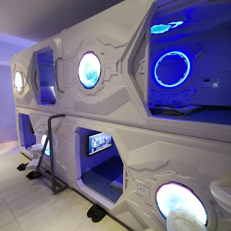 橙舍太空艙 Tw Capsule Hostel-3