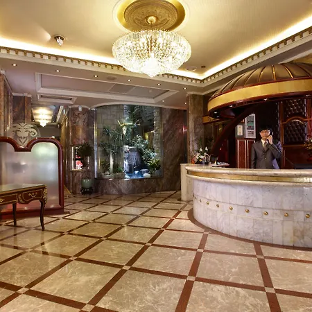 Happiness Hotel-3