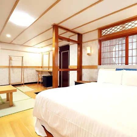 Phoenix Pavilion Hot Spring Hotel-3