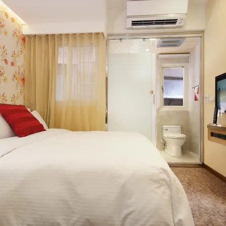 Golden Hotel-2