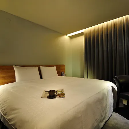Forward Suites II-3