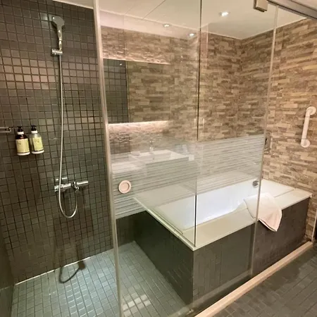 Simple + Hotel-3