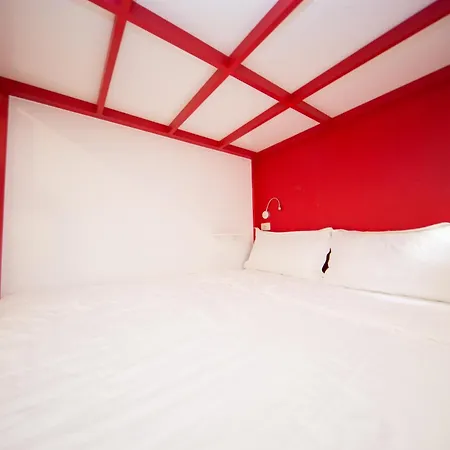 SleepBox Hostel-2