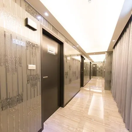 Vintage Apple Hotel-3