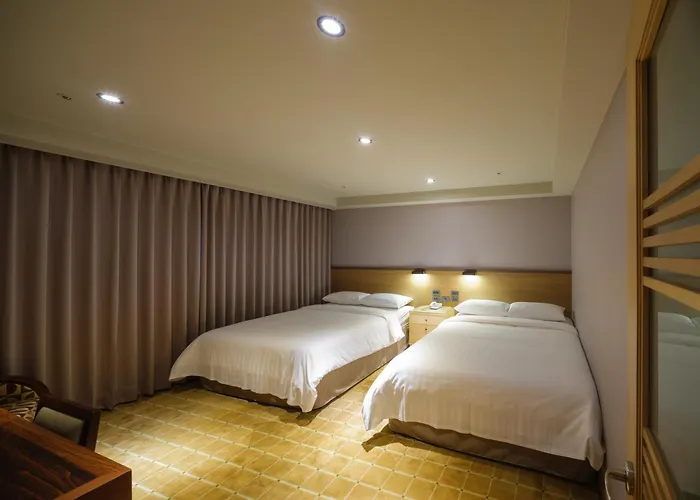 Rich & Free Hotel - Fuzhong 富逸旅趣-板橋府中館 台北市