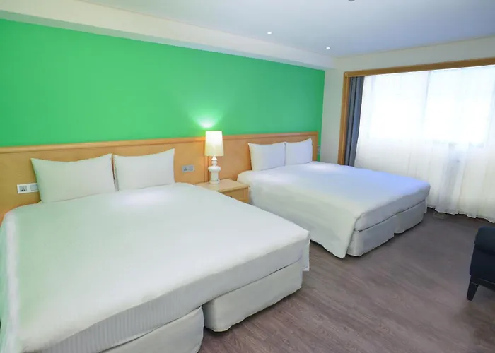 Green World Triple Beds Taipei