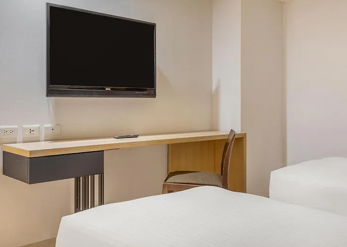 Guide Hotel Taipei Fuxing North met golfbaan